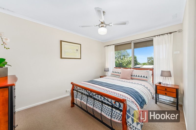 Photo - 16 Kanumbra Court, Hallam VIC 3803 - Image 12