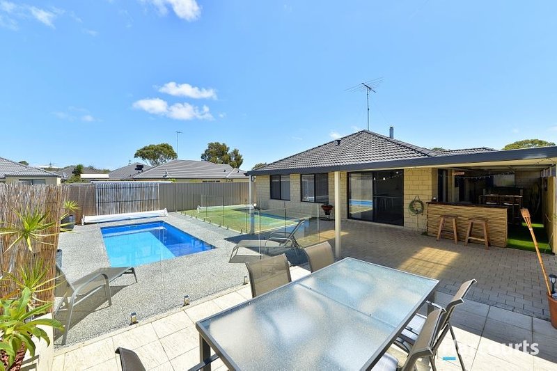 Photo - 16 Karak Road, Wannanup WA 6210 - Image 2