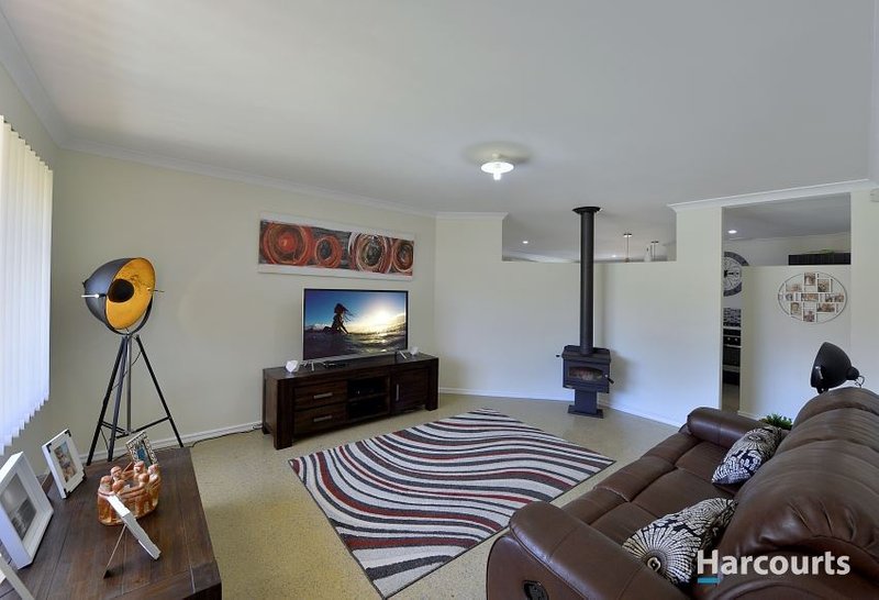 Photo - 16 Karak Road, Wannanup WA 6210 - Image 4