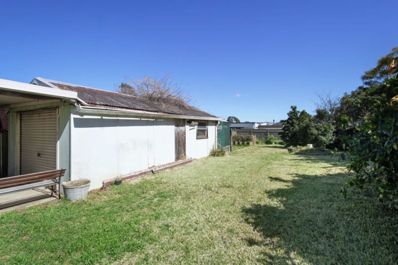 Photo - 16 Karani Avenue, Guildford NSW 2161 - Image 4