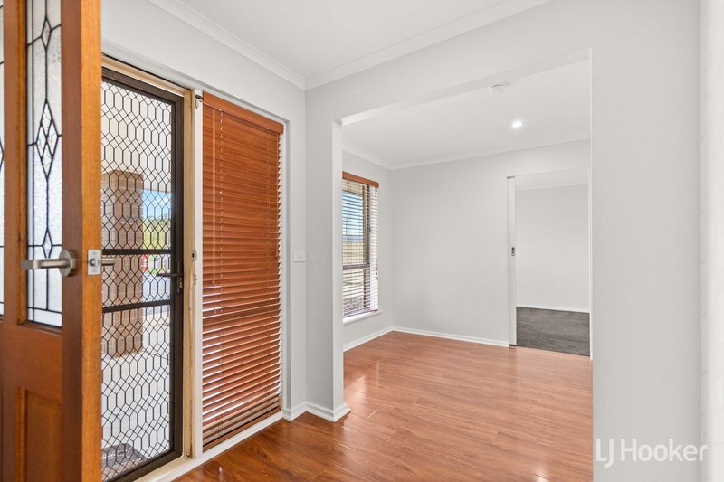 Photo - 16 Karrawirra Close, Craigmore SA 5114 - Image 3