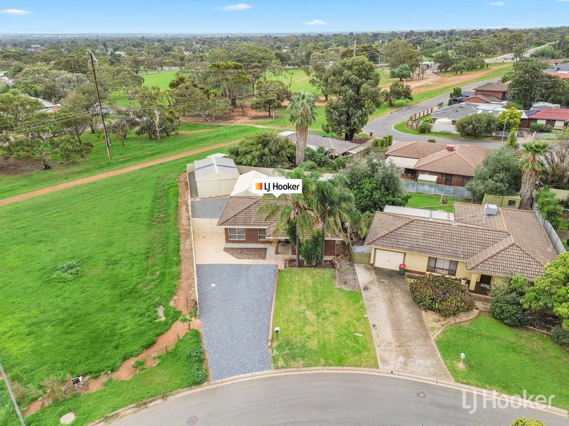 Photo - 16 Karrawirra Close, Craigmore SA 5114 - Image 24