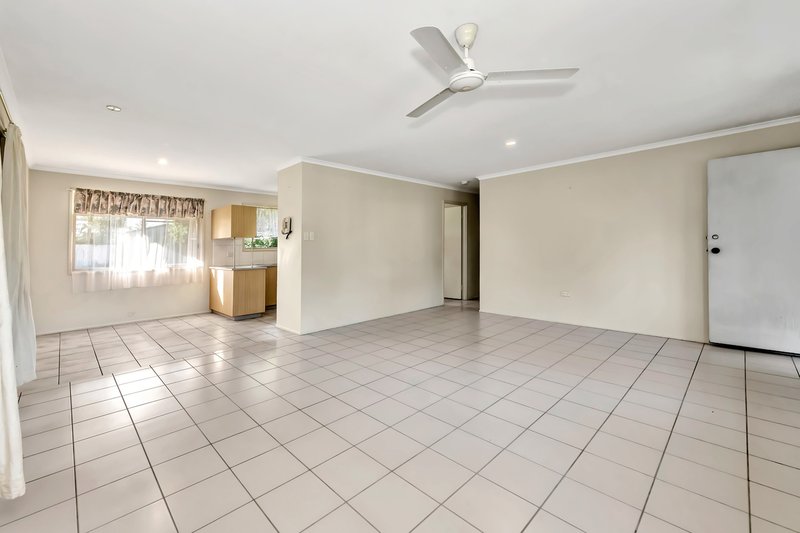 Photo - 16 Karwin Drive, Andergrove QLD 4740 - Image 3