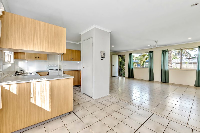 Photo - 16 Karwin Drive, Andergrove QLD 4740 - Image 4