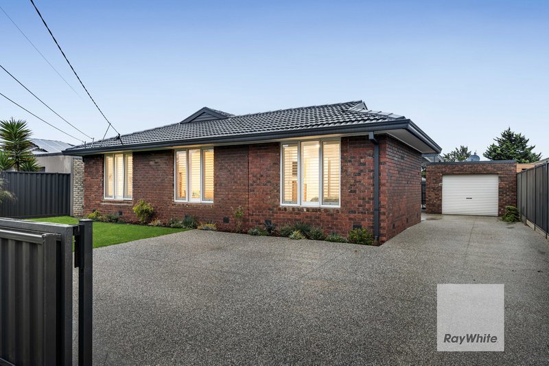 16 Katrina Drive, Gladstone Park VIC 3043