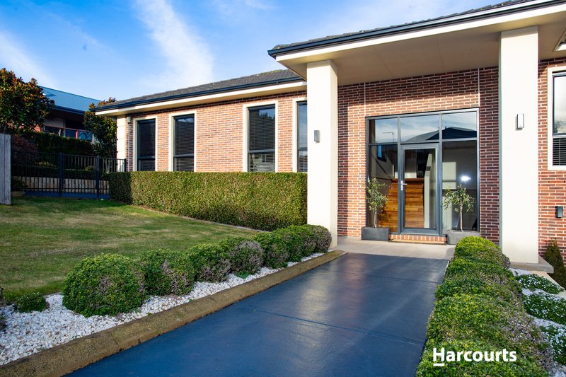 Photo - 16 Kaye Elizabeth Place, Deloraine TAS 7304 - Image 3