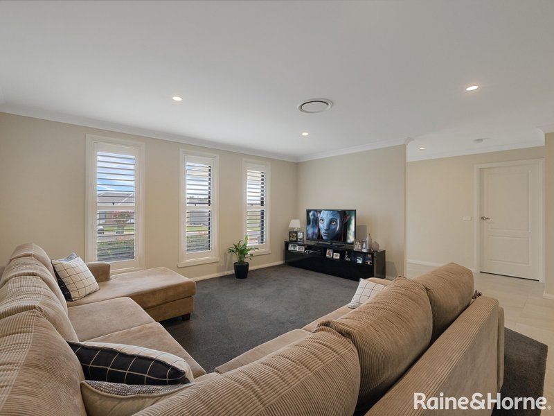 Photo - 16 Kellahan Street, Eglinton NSW 2795 - Image 8