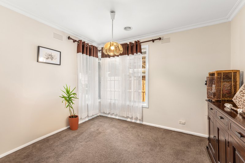 Photo - 16 Kelvin Grove, South Morang VIC 3752 - Image 7