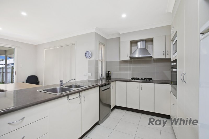 Photo - 16 Kenilworth Crescent, Waterford QLD 4133 - Image 2