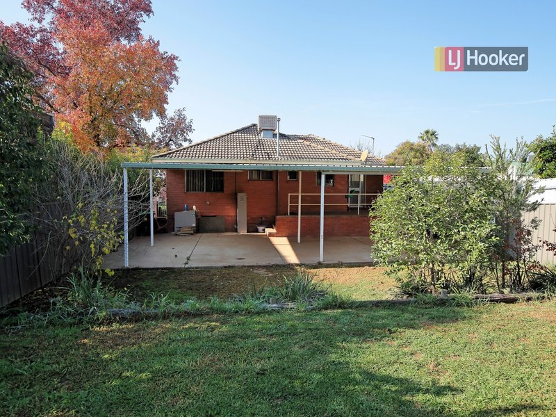 Photo - 16 Kennedy Avenue, Kooringal NSW 2650 - Image 10