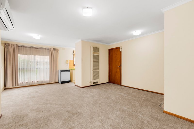 Photo - 1/6 Kennedy Avenue, Ringwood VIC 3134 - Image 2