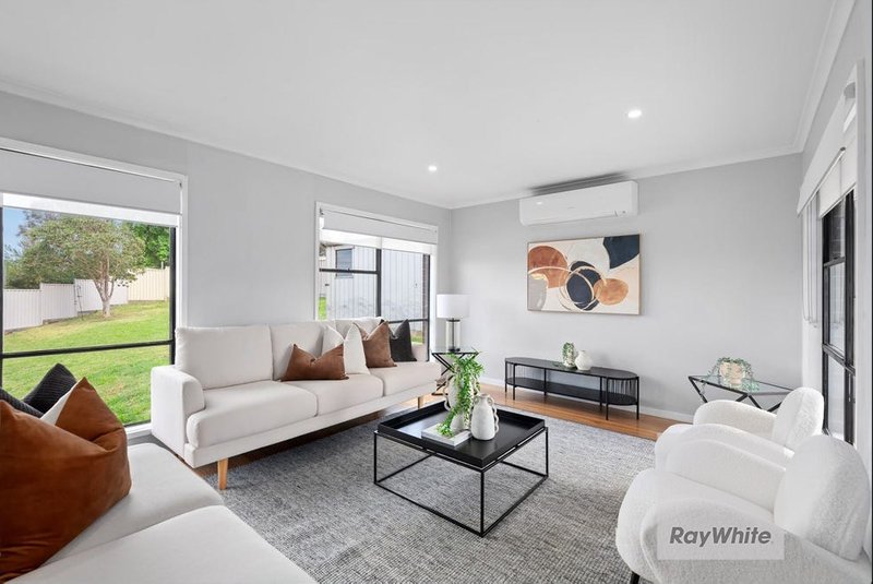 Photo - 16 Kernot Court, Westmeadows VIC 3049 - Image 2