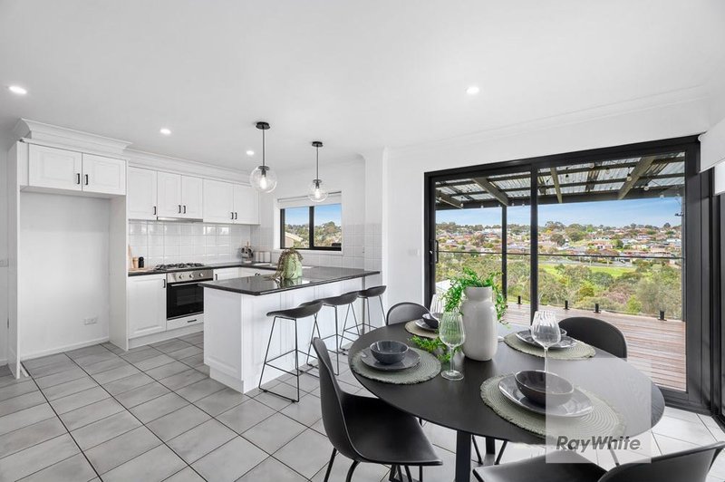 Photo - 16 Kernot Court, Westmeadows VIC 3049 - Image 3