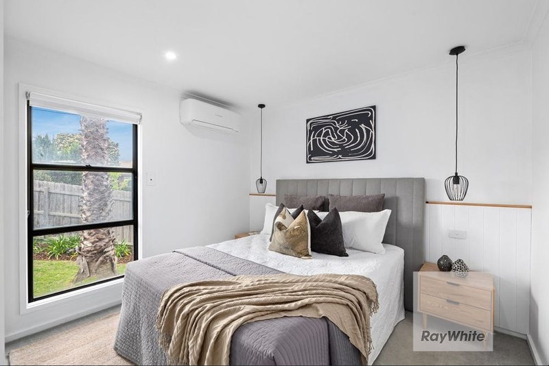 Photo - 16 Kernot Court, Westmeadows VIC 3049 - Image 4