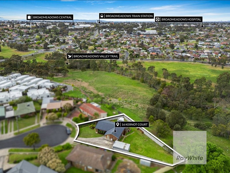 Photo - 16 Kernot Court, Westmeadows VIC 3049 - Image 9