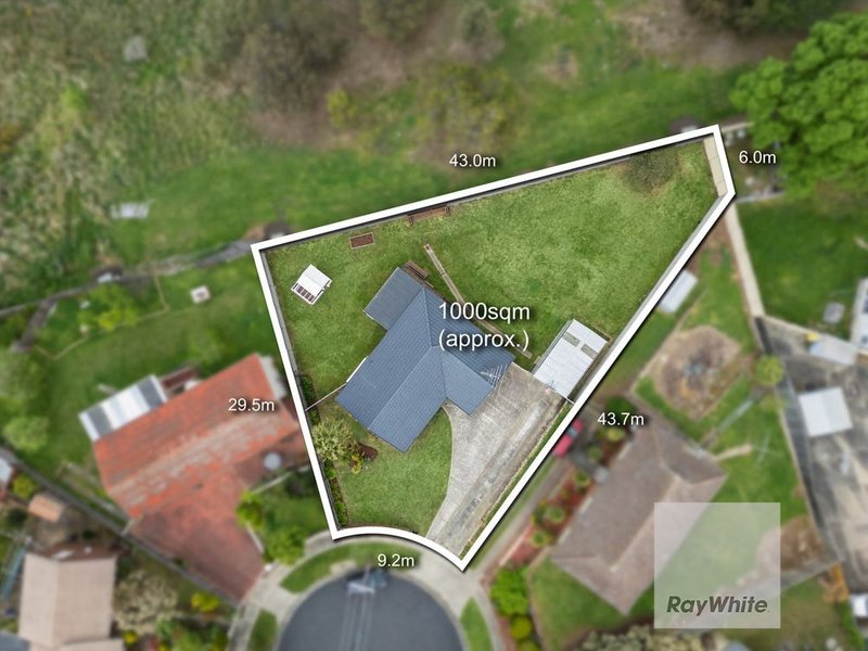Photo - 16 Kernot Court, Westmeadows VIC 3049 - Image 13