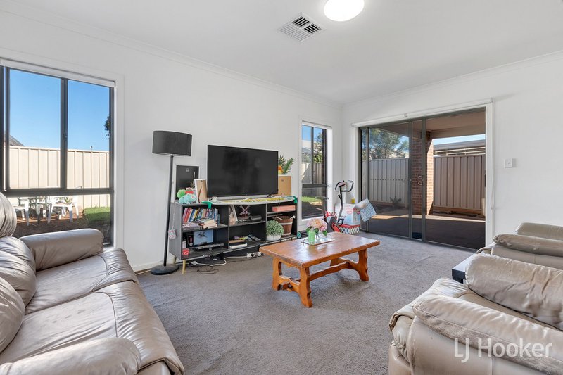 Photo - 16 Kerrie Avenue, Munno Para West SA 5115 - Image 13