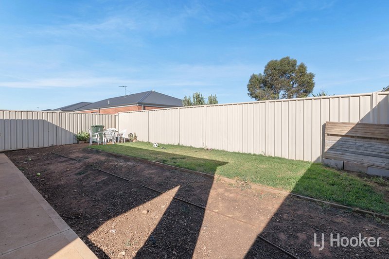 Photo - 16 Kerrie Avenue, Munno Para West SA 5115 - Image 16