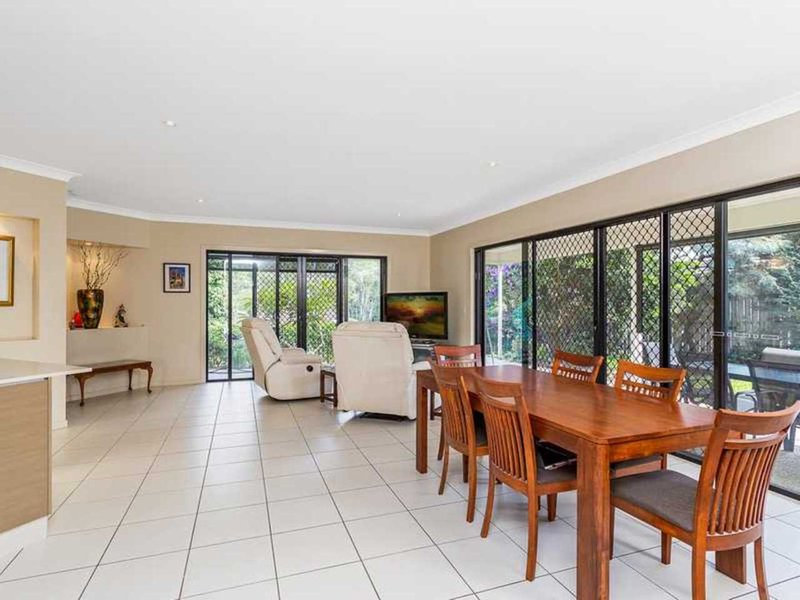 Photo - 16 Kerrigan Ct , Mudgeeraba QLD 4213 - Image 3