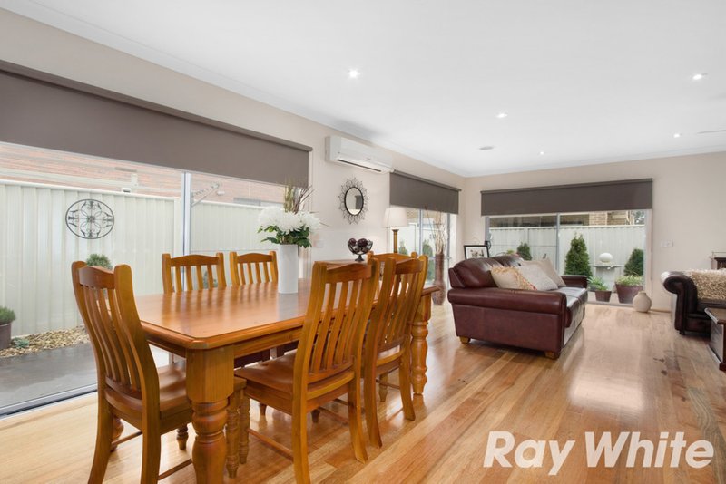 Photo - 16 Kilburn Place, Pakenham VIC 3810 - Image 5