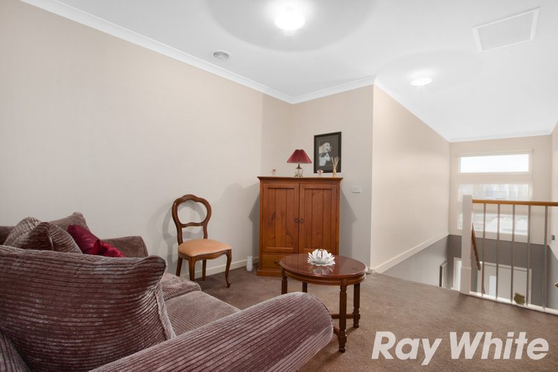 Photo - 16 Kilburn Place, Pakenham VIC 3810 - Image 7