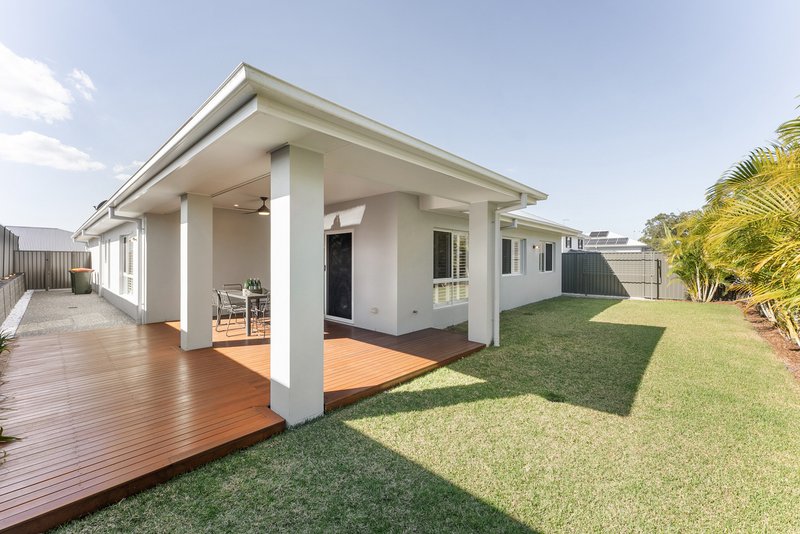 Photo - 16 King Arthur Crescent, Murrumba Downs QLD 4503 - Image 34