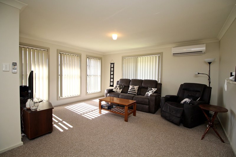 Photo - 16 Kingfisher Drive, Inverell NSW 2360 - Image 3