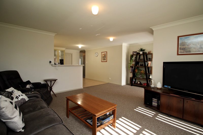 Photo - 16 Kingfisher Drive, Inverell NSW 2360 - Image 9