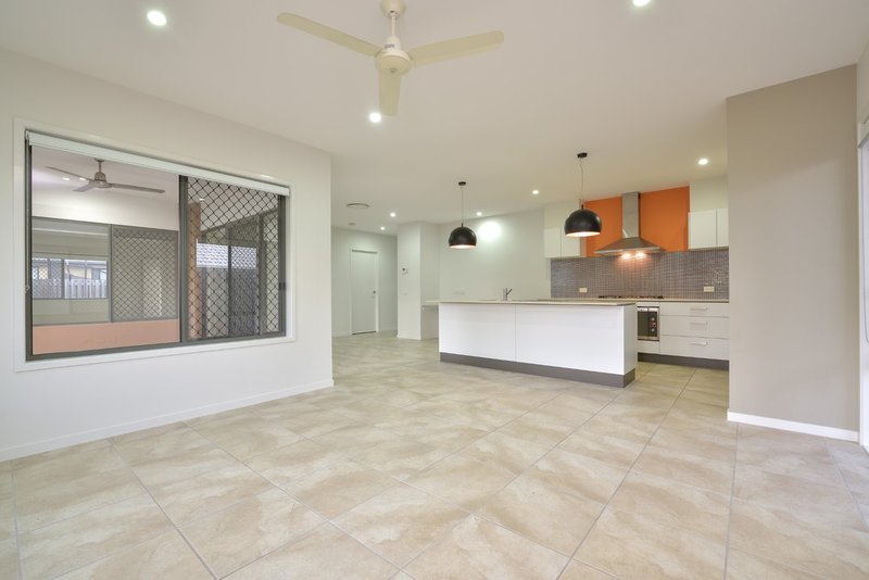 Photo - 16 Kingfisher Street, New Auckland QLD 4680 - Image 6