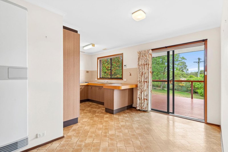 Photo - 16 Kingsbury Street, Gowrie ACT 2904 - Image 7