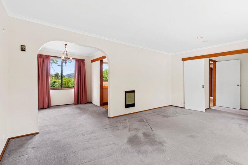 Photo - 16 Kingsbury Street, Gowrie ACT 2904 - Image 8