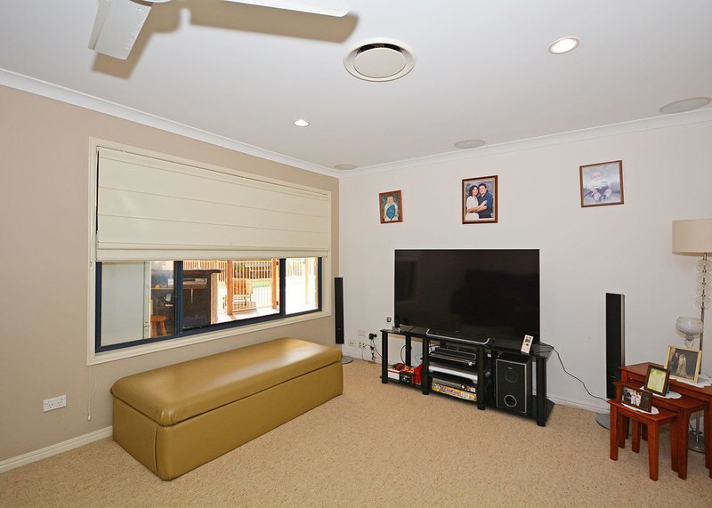 Photo - 16 Kingston Court, Point Vernon QLD 4655 - Image 13