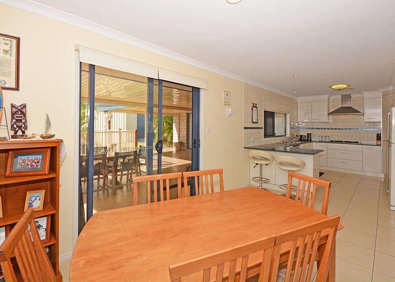 Photo - 16 Kingston Court, Point Vernon QLD 4655 - Image 15