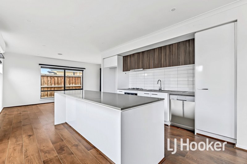 Photo - 16 Kipling Drive, Officer VIC 3809 - Image 4