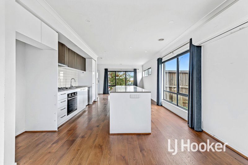 Photo - 16 Kipling Drive, Officer VIC 3809 - Image 6