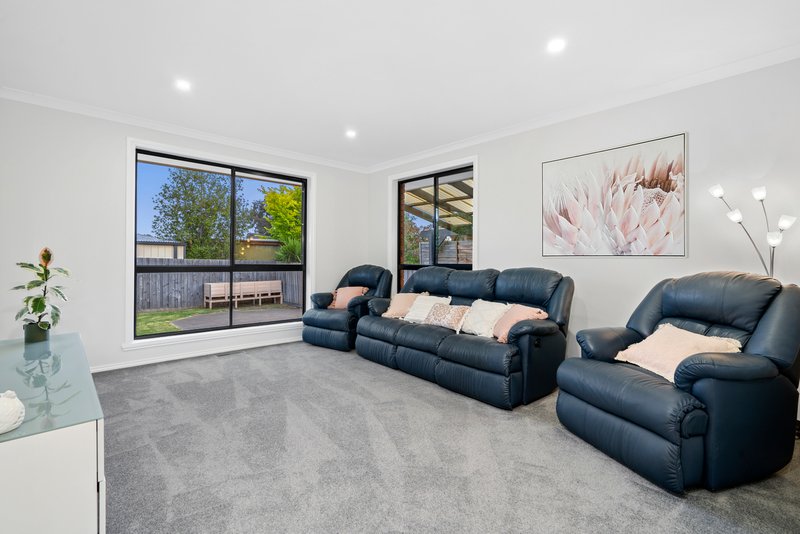 Photo - 16 Kipping Rise, South Morang VIC 3752 - Image 6