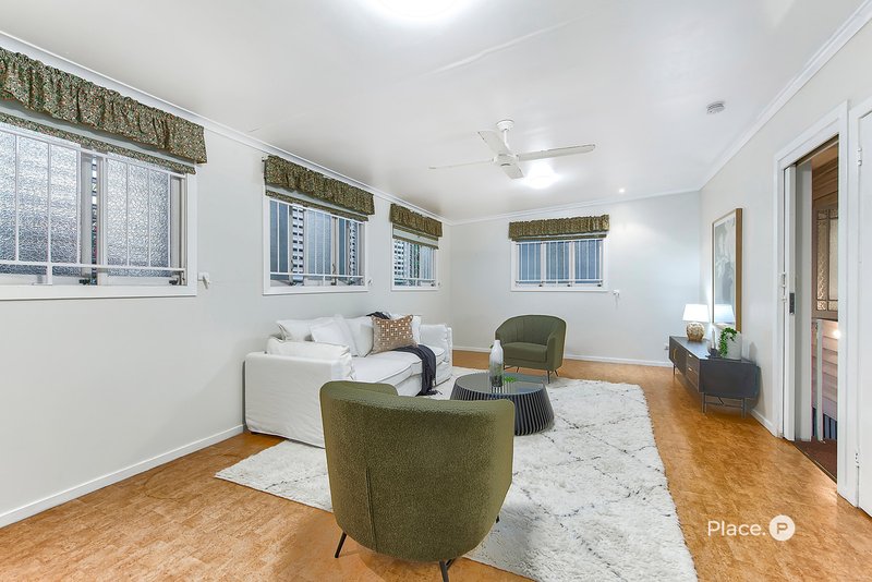 Photo - 16 Kismet Street, Camp Hill QLD 4152 - Image 10