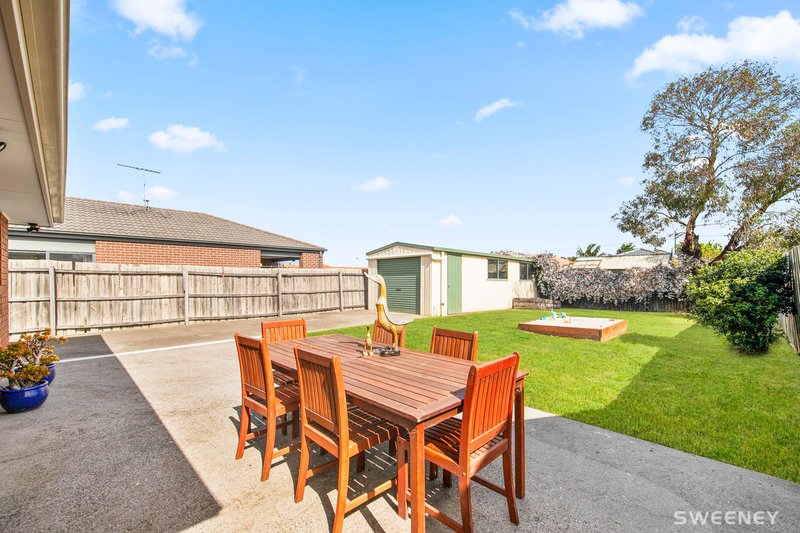 Photo - 16 Kitson Court, Altona Meadows VIC 3028 - Image 12