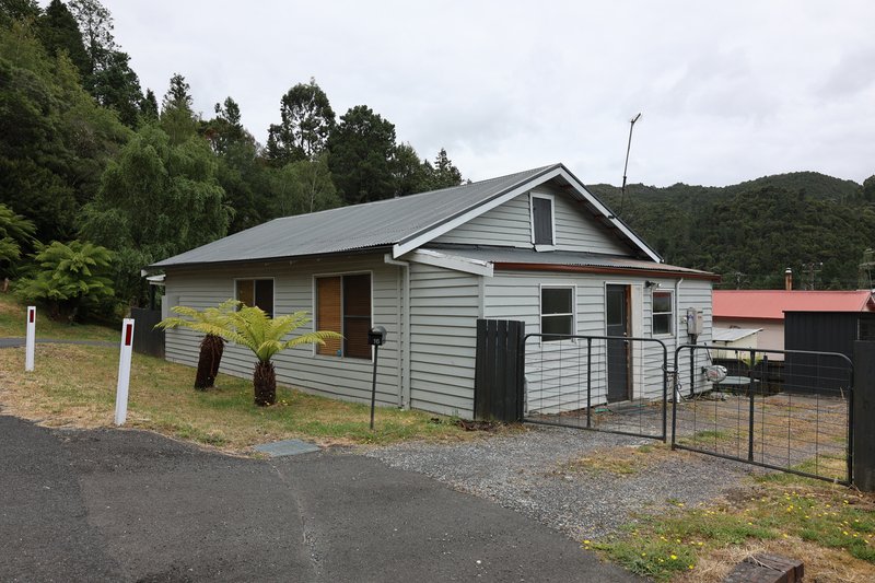 16 Knox Street, Queenstown TAS 7467