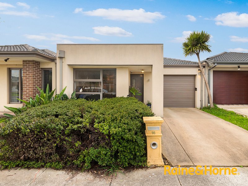 16 Kosciuszko Circuit, Clyde VIC 3978