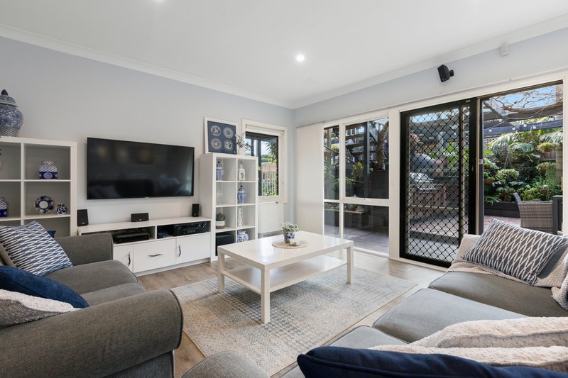 Photo - 16 Kubis Crescent, Dingley Village VIC 3172 - Image 3