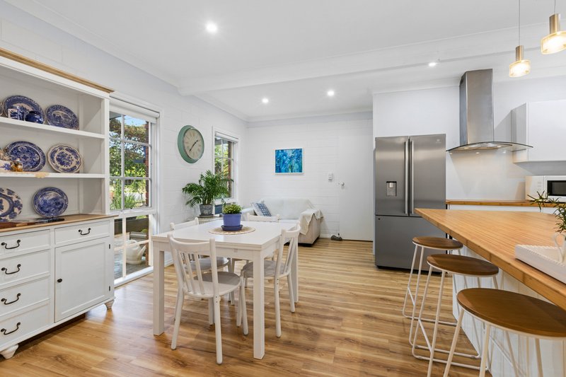 Photo - 16 Kubis Crescent, Dingley Village VIC 3172 - Image 4