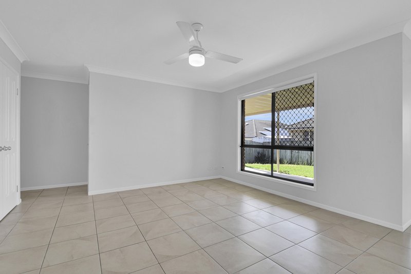 Photo - 16 Lady Bowen Parade, Rothwell QLD 4022 - Image 3