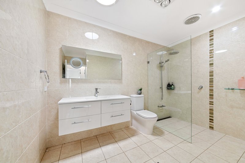 Photo - 16 Laelana Avenue, Budgewoi NSW 2262 - Image 10