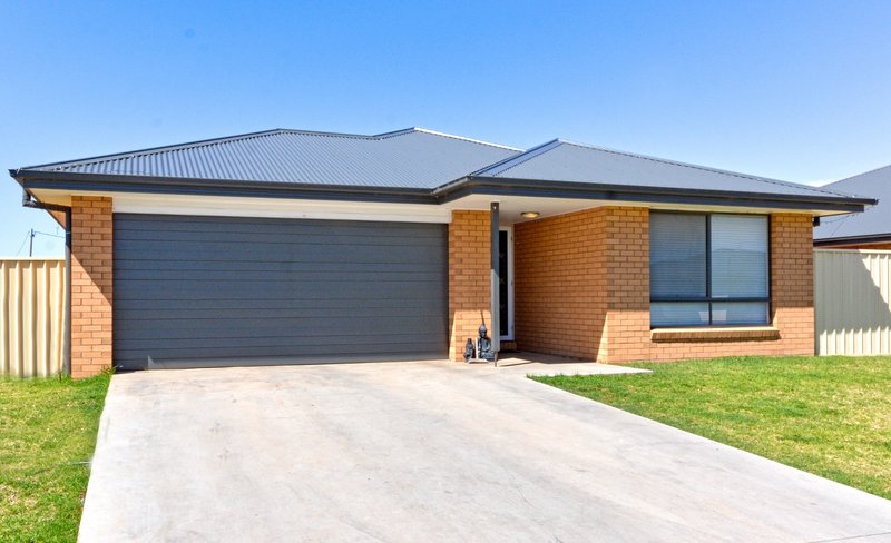 16 Lake Paddock Drive, Leeton NSW 2705