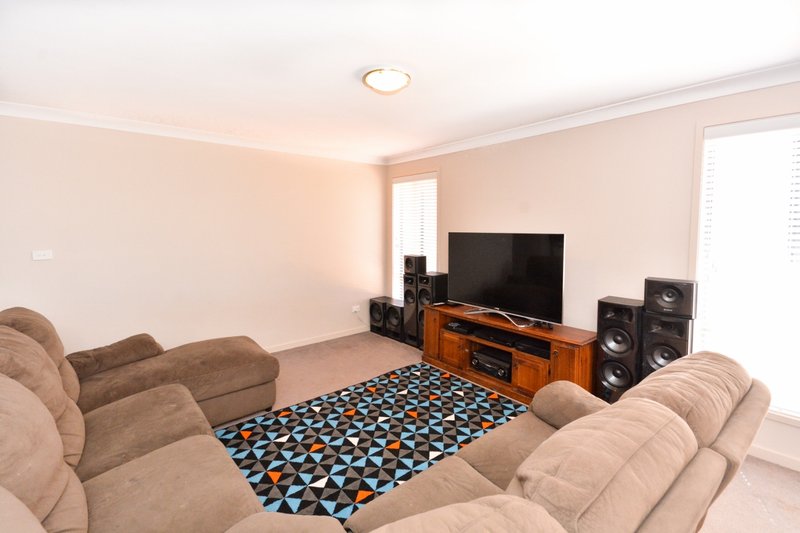 Photo - 16 Lake Paddock Drive, Leeton NSW 2705 - Image 3