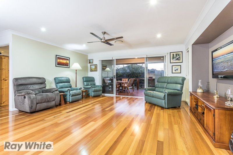 Photo - 16 Lakeview Terrace, Murrumba Downs QLD 4503 - Image 6