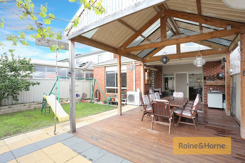 Photo - 16 Lambie Way, Roxburgh Park VIC 3064 - Image 9