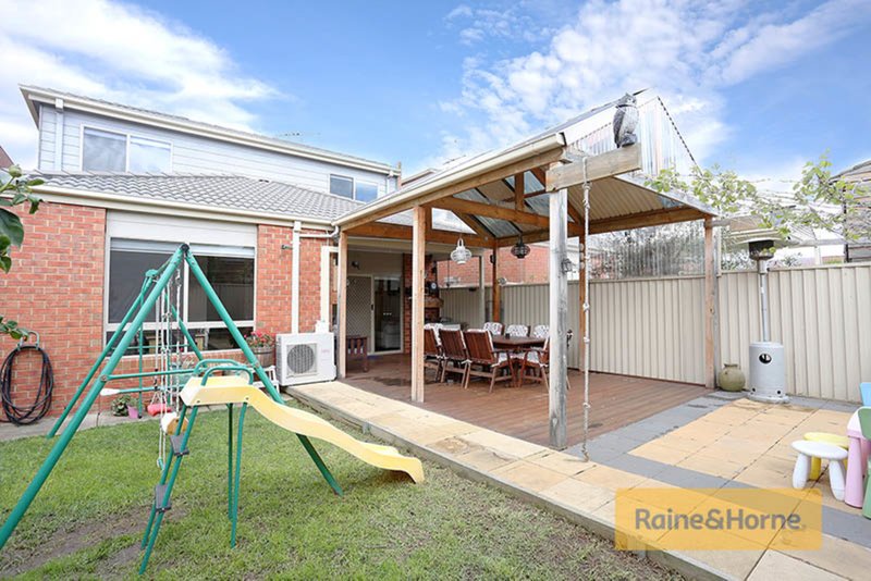 Photo - 16 Lambie Way, Roxburgh Park VIC 3064 - Image 10