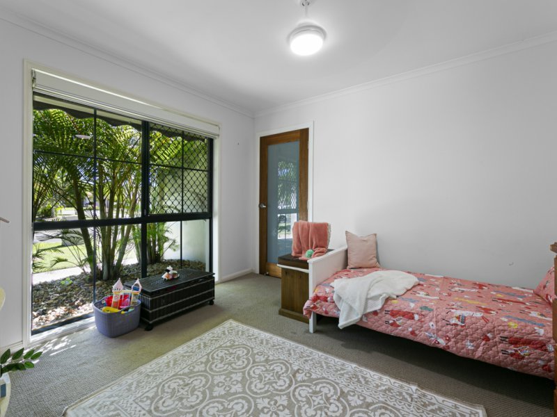 Photo - 16 Lanai Drive, Burleigh Waters QLD 4220 - Image 10